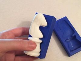 Als Basis diente ein 3D-Modelle eines Pferdes, aus dem die Gussform konstruiert wurde