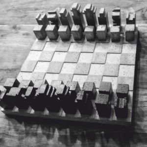 Schachbrett und Schachfiguren aus Beton, Größe des Spielfelds ca. 40 x 40 cm